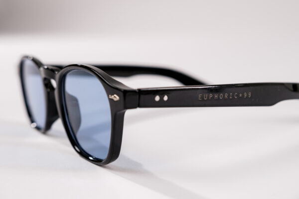 Black and Blue - Image 3