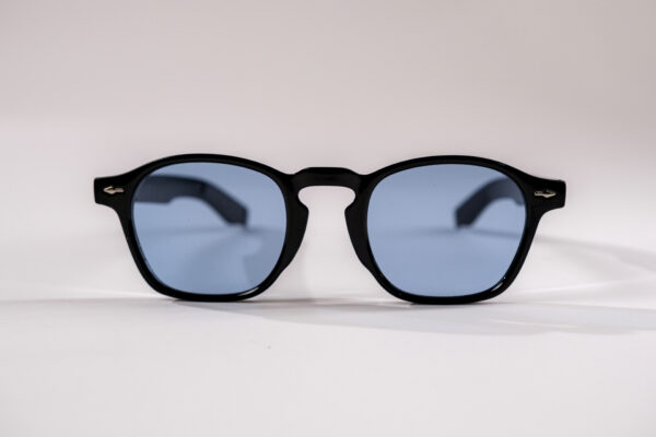 Black and Blue - Image 2